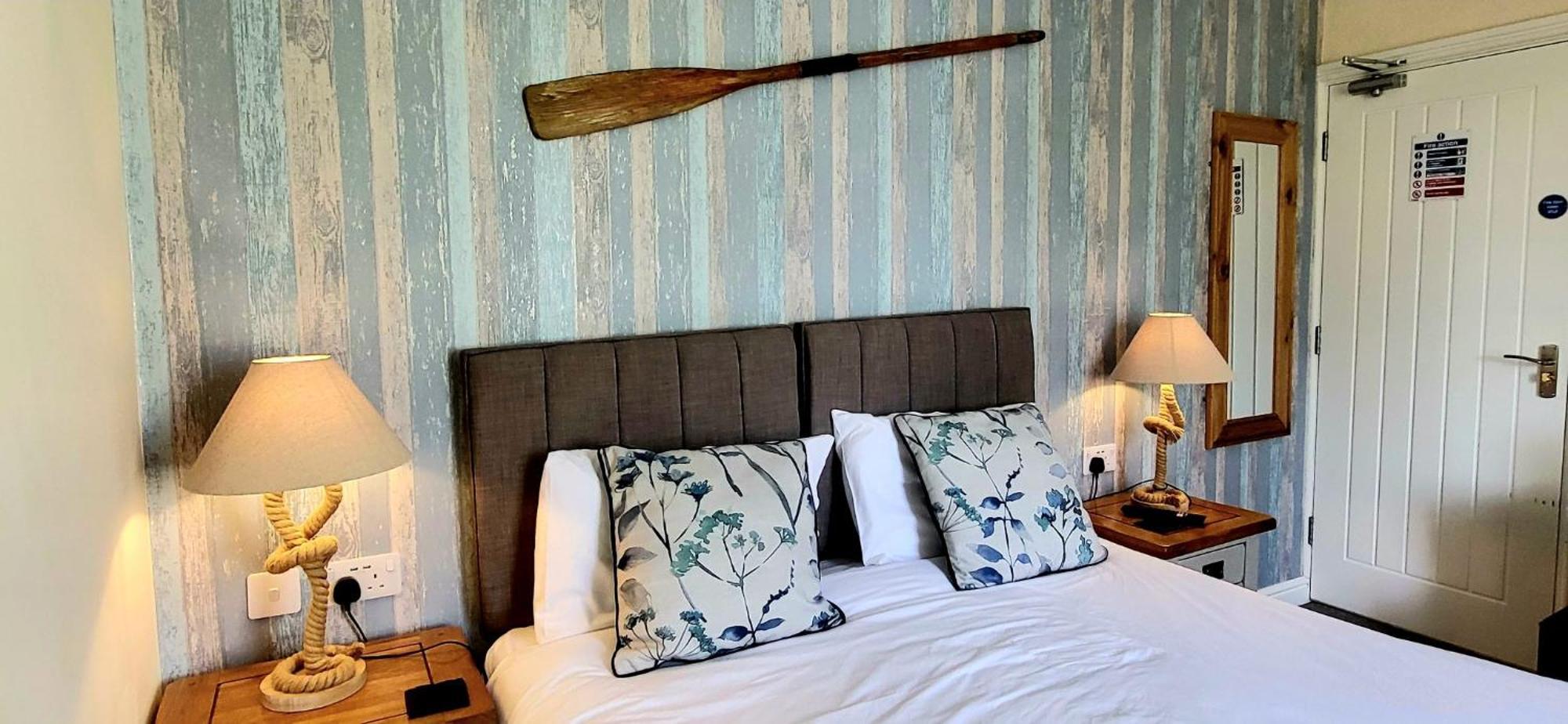 Ensuite Bed And Breakfast Rooms At The Ring Pub Gwredog Exterior photo