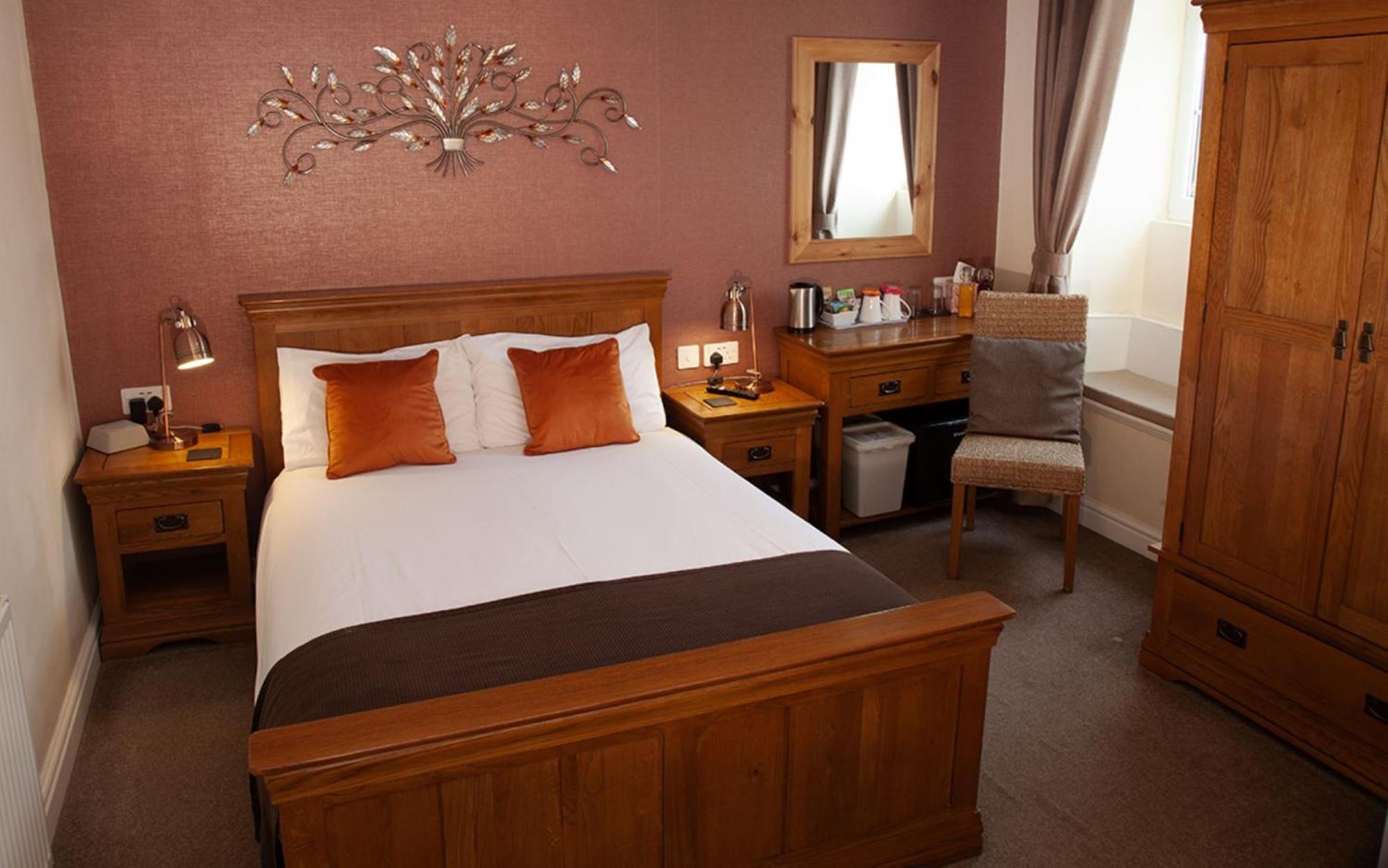 Ensuite Bed And Breakfast Rooms At The Ring Pub Gwredog Exterior photo