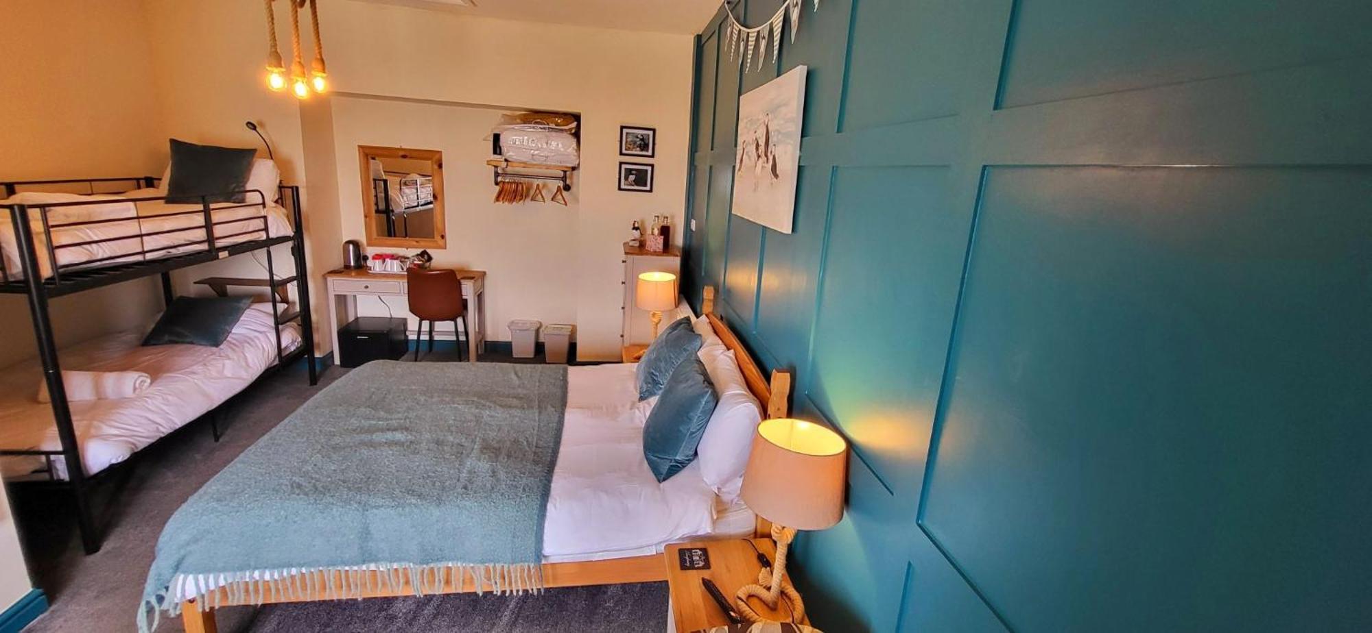 Ensuite Bed And Breakfast Rooms At The Ring Pub Gwredog Exterior photo