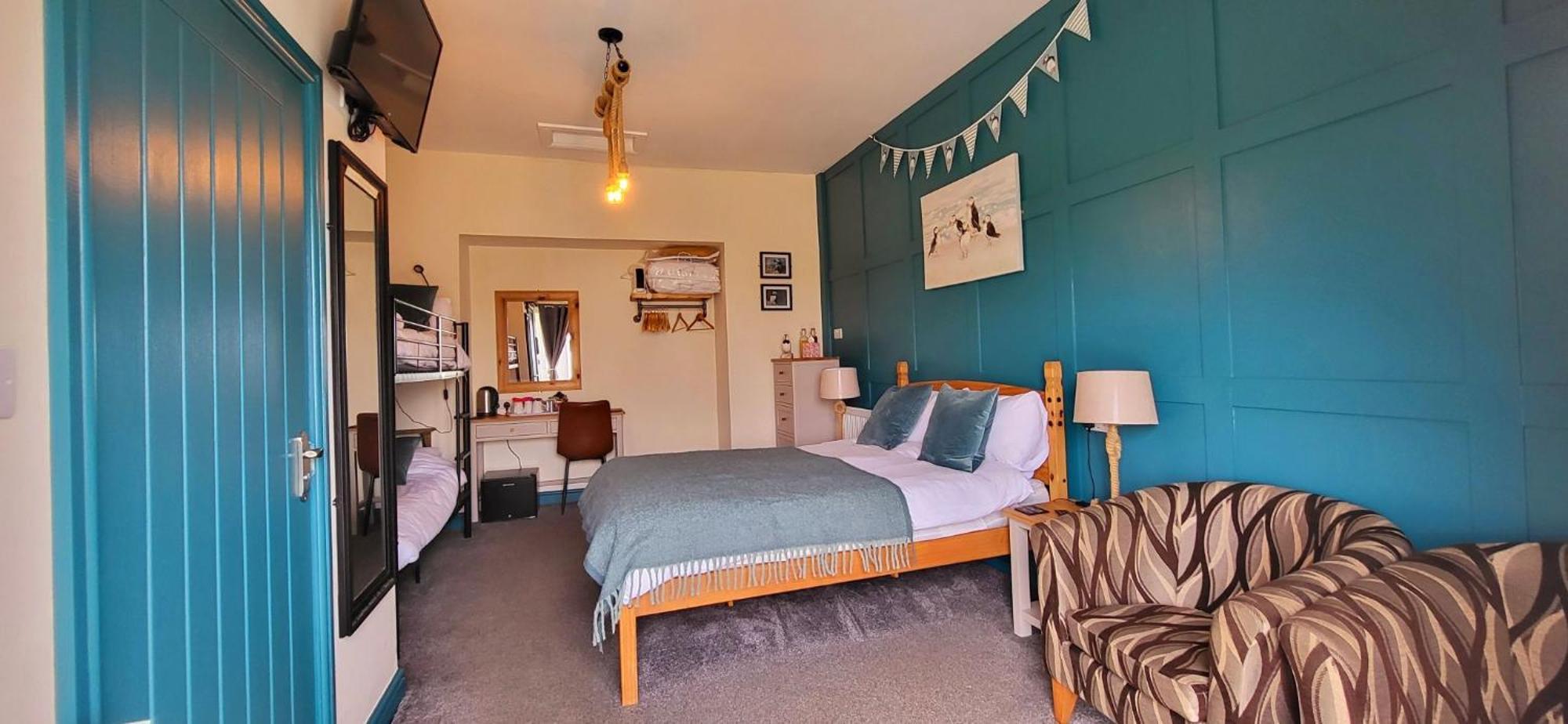Ensuite Bed And Breakfast Rooms At The Ring Pub Gwredog Exterior photo